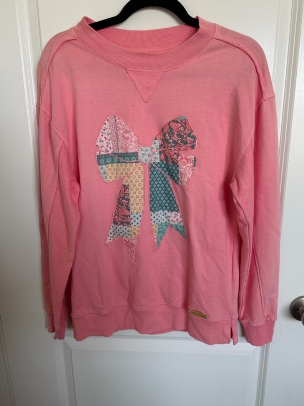 NWOT Simply Southern Katina Patchwork Bow Crewneck XS